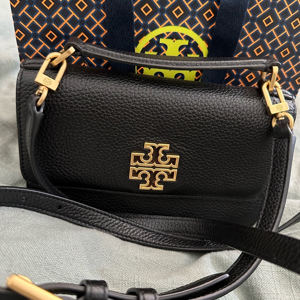 Small black Tory Burch crossbody.  In excellent condition.